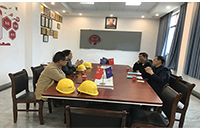 云南潼關客戶來廠參觀礦用電機車生產(chǎn)流程