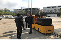 貴州浙江客戶來廠驗(yàn)貨，參觀湘潭鋰電池電機(jī)車運(yùn)行測試