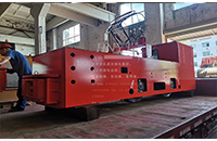 陜西10噸架線式湘潭電機(jī)車(chē)發(fā)往云南某礦場(chǎng)